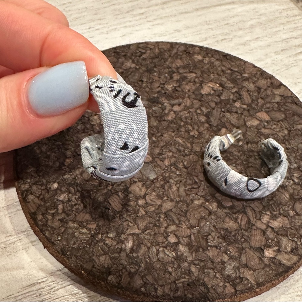 Set of 3 American Eagle Outfitters Hoop & Stud Earrings - Picture 9 of 11